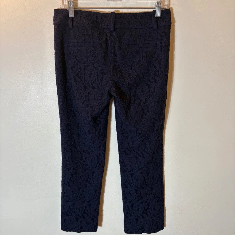 Ann Taylor Navy Blue Floral Lace Slim Cropped Pants‎ Size 0